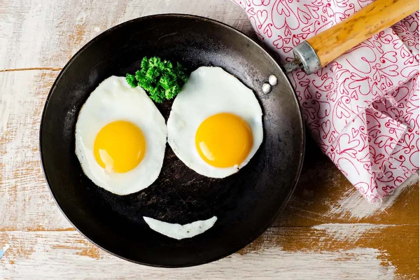 முட்டையுடன் மறந்தும் சேர்த்து சாப்பிடவே கூடாத பொருட்கள்!